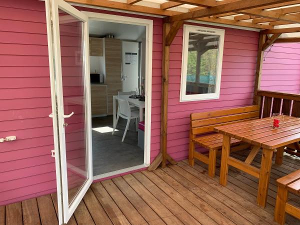 The photo shows the Chalet Max I located in the city of Köstendorf.