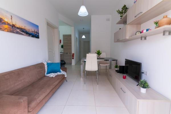 Nella foto è visibile l'oggetto Seaside Cosy Maisonette @ Marsaskala - 2 mins walk from sea situato nella città di Marsaskala.