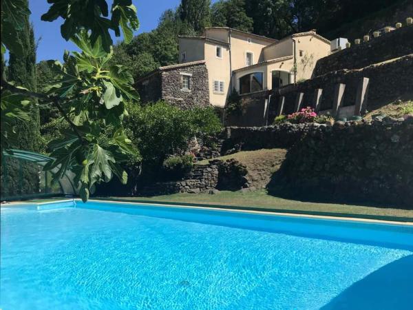A la foto es mostra l'objecte Gîte Le Figuier Moulin de Lagharde situat a la ciutat de Berzème.