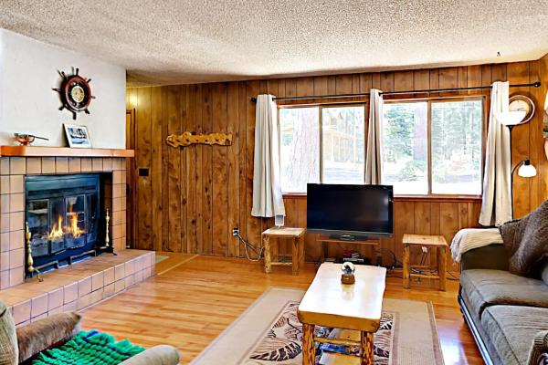 Na zdjęciu widoczny jest obiekt Pineland Escape położony w mieście Tahoe City.
