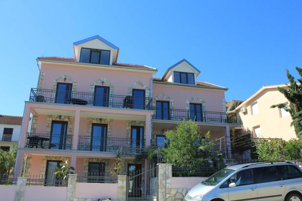 A la foto es mostra l'objecte Villa Malina Luštica situat a la ciutat de Pržno.