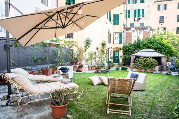 Na fotografii je vidět objekt GIARDINO IN CENTRO STORICO - Appartamento con giardino, Genova Centro Storico, Acquario nacházející se ve městě Janov.