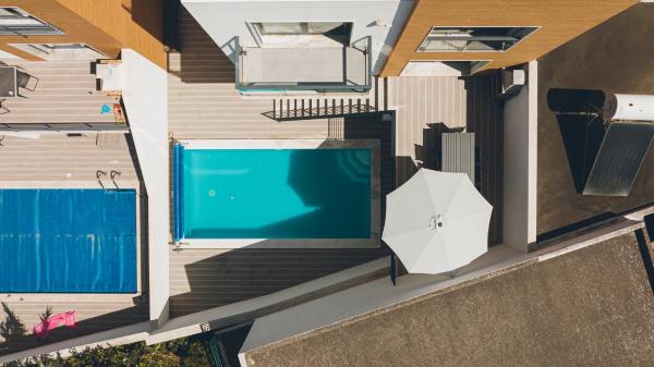 Auf dem Foto ist das Objekt Casa Brisa Beach House in der Stadt Atalaia de Cima zu sehen.