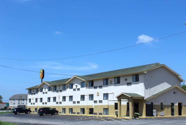 照片显示了位于Topeka市的托皮卡沃纳梅克路速8汽车旅馆物件。