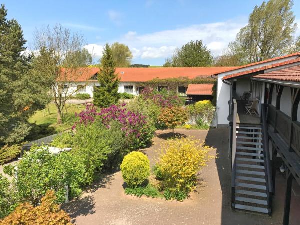 Na fotografii je vidět objekt Landpension Dubnitz Landpension Dubnitz - Ferienwohnung 11 nacházející se ve městě Dubnitz.