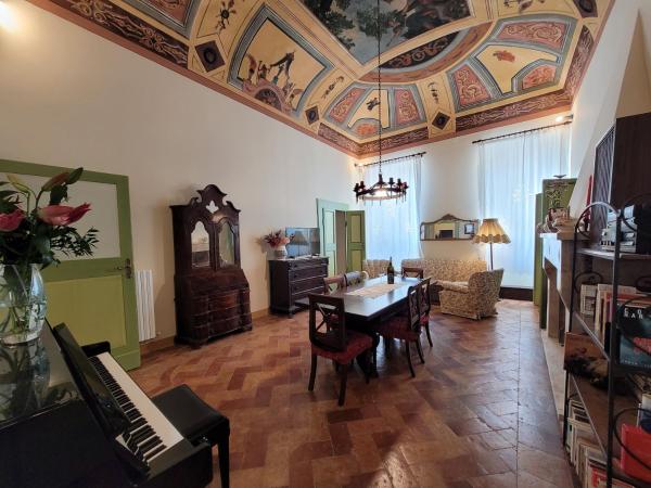 På bildet vises objektet Palazzo Fassitelli som ligger i byen Cossignano.
