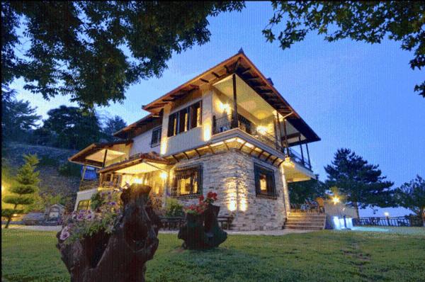 Na fotografii je vidět objekt Guesthouse Niaousta nacházející se ve městě Nausa.