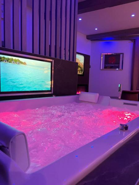 Chic & Jacuzzi photo 1