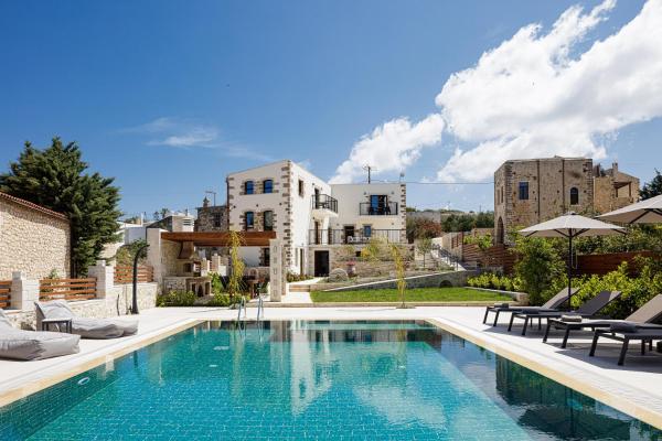 A la foto es mostra l'objecte New luxurious villa with stunning pool,views &bbq! situat a la ciutat de Astérion.