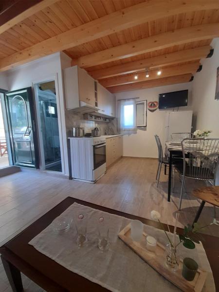 Cozy House In Village - Lefkada