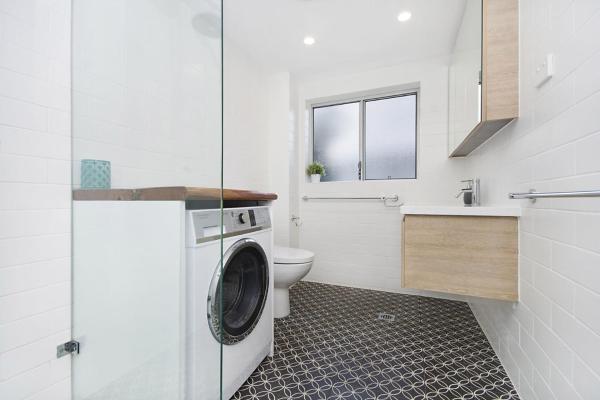 Foto 9: Yamba 58 - Modern Coastal Living Near Main Beach with Ocean Views - Holiday Yamba