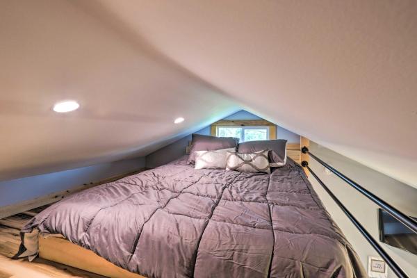 Studio with Loft, Hot Tub and Views in Marshall!的照片9