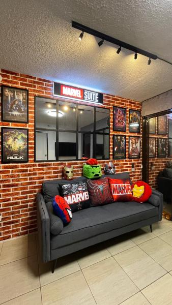 A la foto es mostra l'objecte Marvel Suite Staycation -Near Doña Elena Tower situat a la ciutat de Manila.