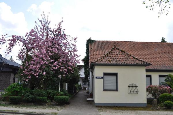 写真にはシュネーヴァーディンゲン市にあるFerienwohnung Südparkが写っています。