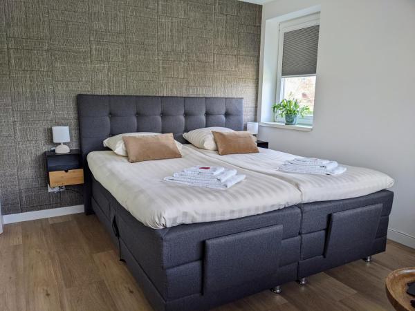 Na fotografii je vidět objekt Bed&Bubbels 256 nacházející se ve městě De Koog.