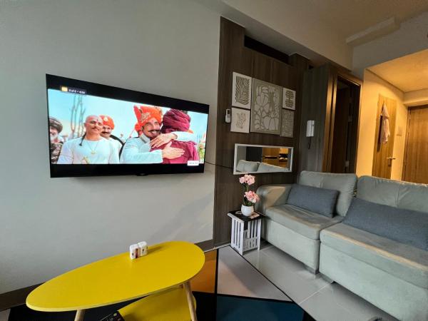 Beautiful 1bed condo Nr Airport, MOA, Makati, Bay, Manila