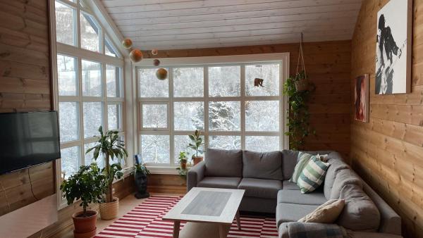 Nella foto è visibile l'oggetto Penthouse by the ski lift, 4 bedrooms, 2 living rooms situato nella città di Stranda.