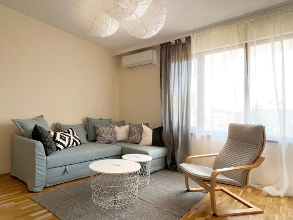 Na fotografii je vidět objekt Lovely Apartment with Balcony in Pomorie Old Town by Flat Mаnаger nacházející se ve městě Pomorie.