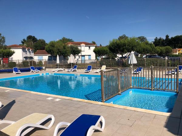 A la foto es mostra l'objecte Maisonnette 4 pers avec terrasse privée et accès piscine, proche océan - Saint-Brevin-les-Pins - FR-1-364-102 situat a la ciutat de Le Pointeau.