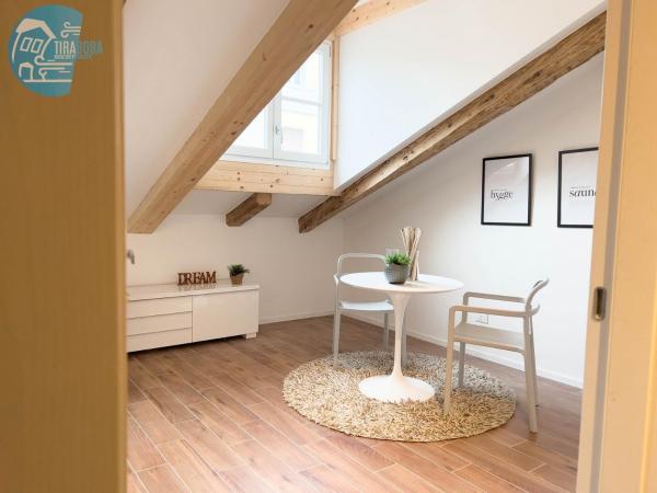 Auf dem Foto ist das Objekt Gozzi 4 Tirabora Short Rent in der Stadt Triest zu sehen.