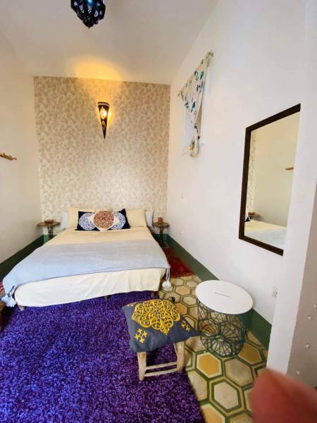 En la foto se muestra el objeto house rose ubicado en la ciudad de Marrakech.