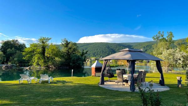 A la foto es mostra l'objecte Apartman Deluxe Una Holiday situat a la ciutat de Ripač.