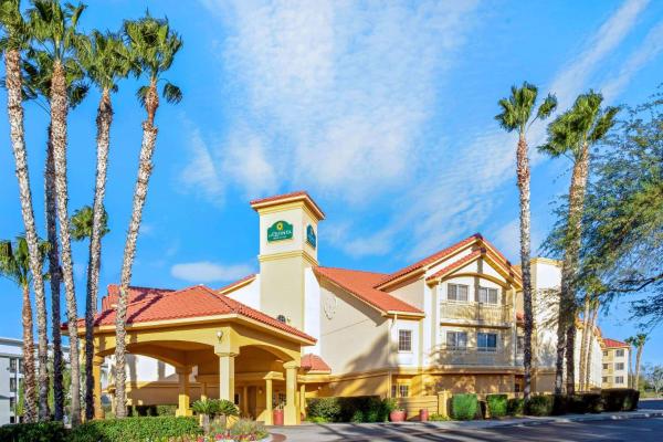 A la foto es mostra l'objecte La Quinta by Wyndham Tucson Airport situat a la ciutat de Tucson.