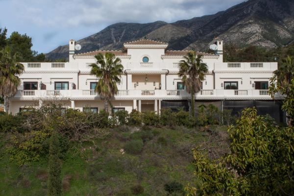 Auf dem Foto ist das Objekt Hotel Villarocamar in der Stadt Mijas zu sehen.
