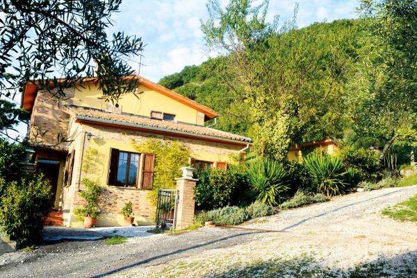 Nella foto è visibile l'oggetto Villa Mischianti situato nella città di Gubbio.