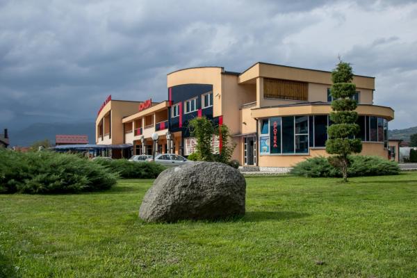 The photo shows the Motel Dani located in the city of Rankovići.