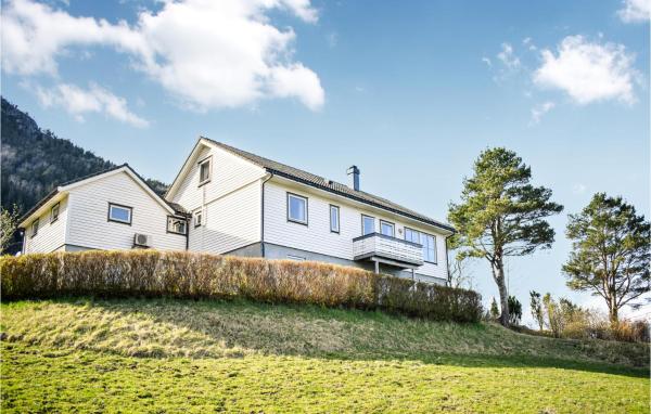 Na zdjęciu widoczny jest obiekt 2 Bedroom Cozy Apartment In Bjordal położony w mieście Berge.
