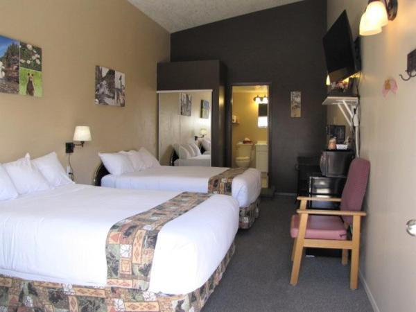 写真にはGlenwoodville市にあるBear Country Inn and Suitesが写っています。