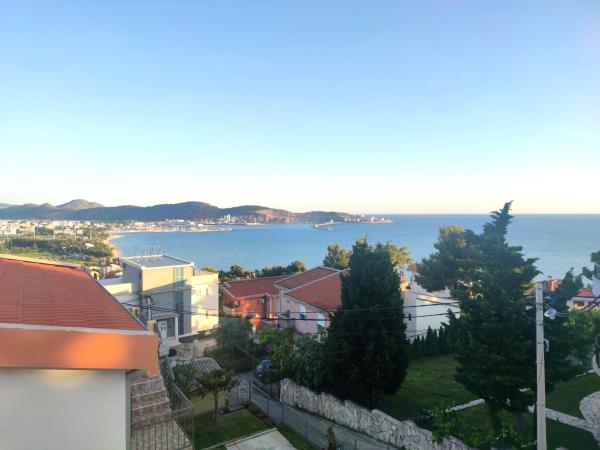 A la foto es mostra l'objecte Apartmani Durovic situat a la ciutat de Bar.