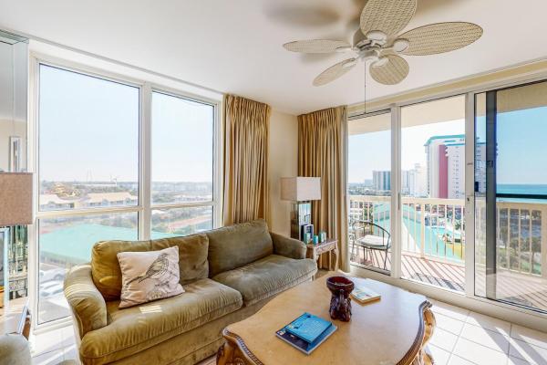A la foto es mostra l'objecte Pelican Beach Resort 818 situat a la ciutat de Destin.