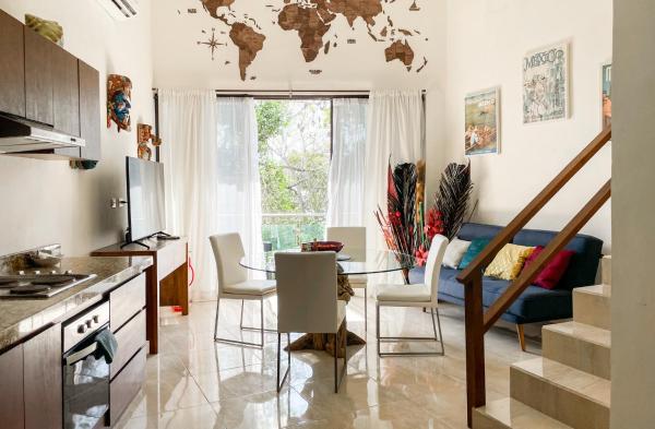 Na zdjęciu widoczny jest obiekt Cave Apartments Mexico 7 położony w mieście Tulum.