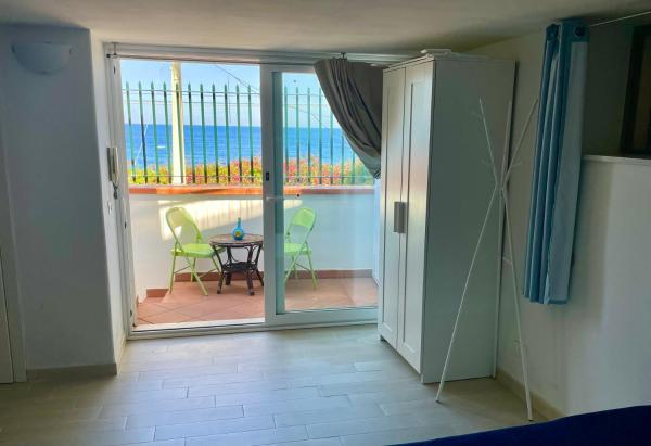 Na zdjęciu widoczny jest obiekt Addaura Reef Apartment - Accesso privato al mare położony w mieście Palermo.