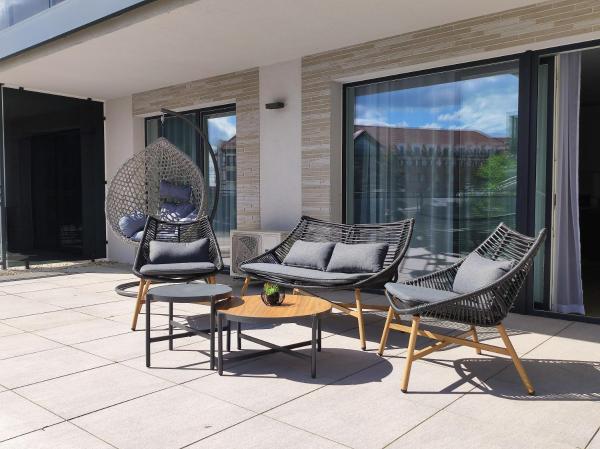 The photo shows the Lake Chill - MAZURIA APARTAMENTY located in the city of Ostróda.