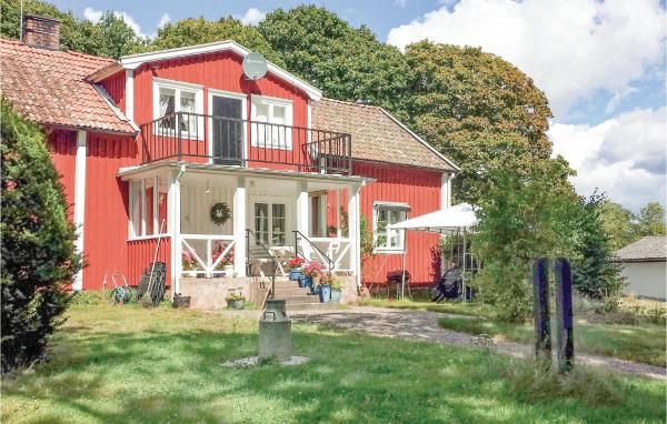 写真にはKulltorp市にあるThree-Bedroom Holiday Home In Halltorpが写っています。