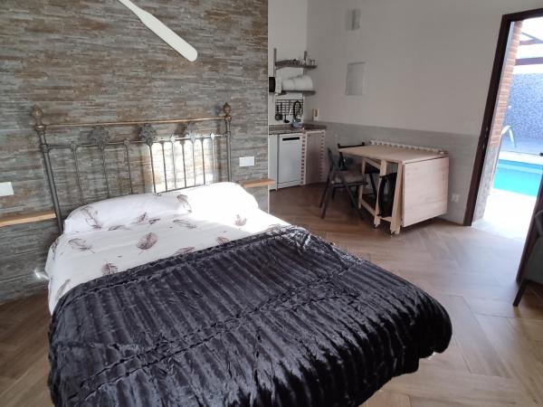 A la foto es mostra l'objecte Casa Rural Abuela Consuelo Estudio La Adobera situat a la ciutat de Hernansancho.