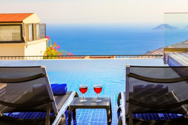 A la foto es mostra l'objecte Modern 4 Bedroom villa with sea views & salt-water pool situat a la ciutat de Kas.