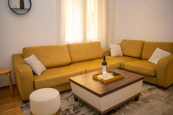City Center/Navarinou Classical Style Apt-King Bed, Saloniki