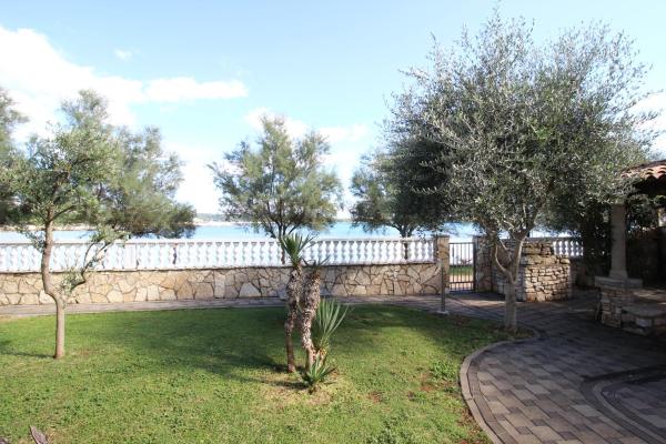 Luca Ap4, Apartment In Front Of The Beach - Novigrad