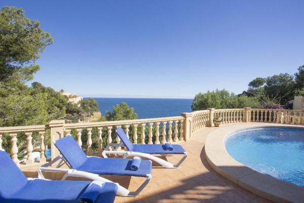 På billedet ses objektet Casa Hayden beliggende i byen Jávea.