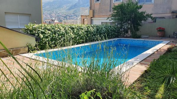 A la foto es mostra l'objecte Villa AYA - with sauna and outdoor swimming pool situat a la ciutat de Mostar.