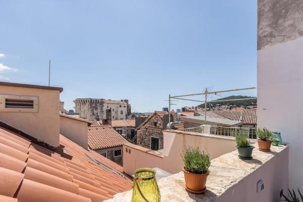 Foto 3: Main Square Duplex with Rooftop Terrace