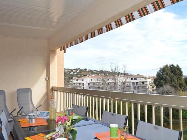 Kuvassa näkyy kohde Appartement à Sainte-Maxime: 3 Pièces, Terrasse, Piscine, Clim, Proche Plage - FR-1-226-340, joka sijaitsee kaupungissa Sainte-Maxime.