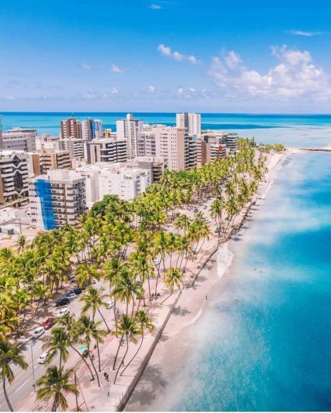 Op de foto is het object Apart Verdemar Prime Ponta Verde 150 m do mar e Prox a Feirinha e a Cadeira Gigante te zien, gelegen in de stad Maceió.