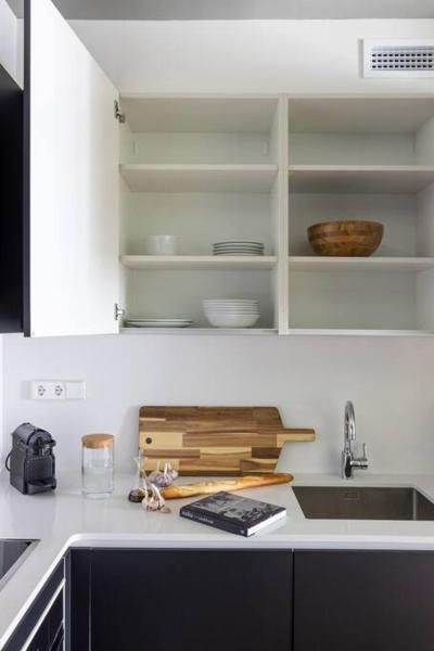 SAVANNAH - One Bedroom with a Private Office, Barcelona