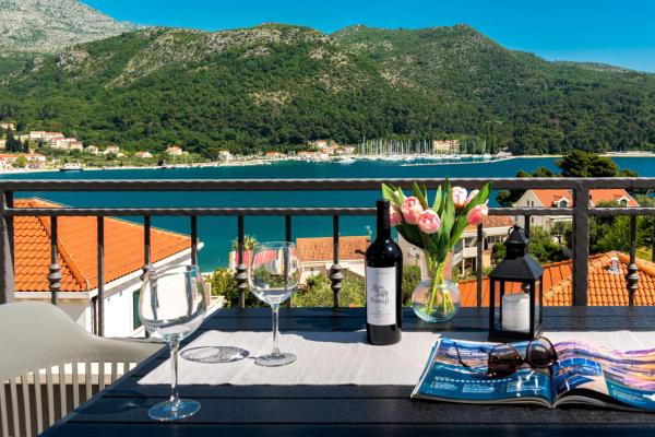 A la foto es mostra l'objecte Amazing Sea View Apartments Petra & Paula situat a la ciutat de Slano.