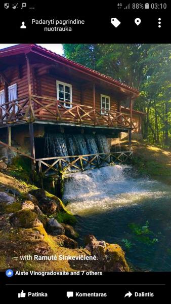 A la foto es mostra l'objecte Gazdų Vandens Malūnas situat a la ciutat de Kalvarija.